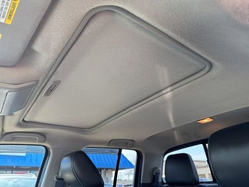 Used 2016 Nissan Frontier PRO-4X w/ Pro-4x Luxury Package image 21