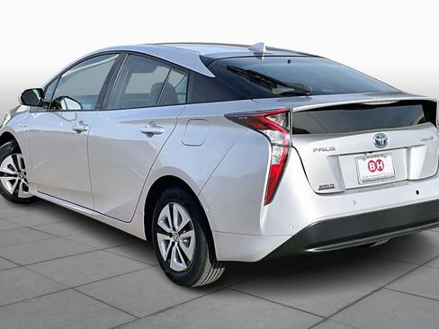Used 2017 Toyota Prius Two image 11