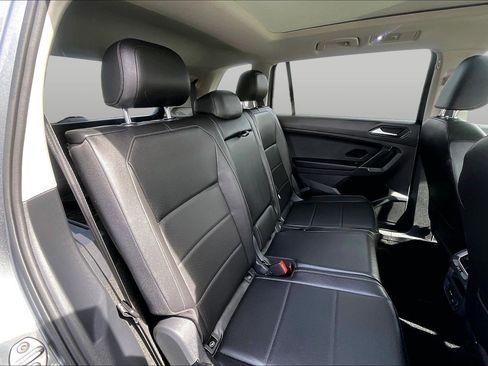 Used 2018 Volkswagen Tiguan SEL image 28