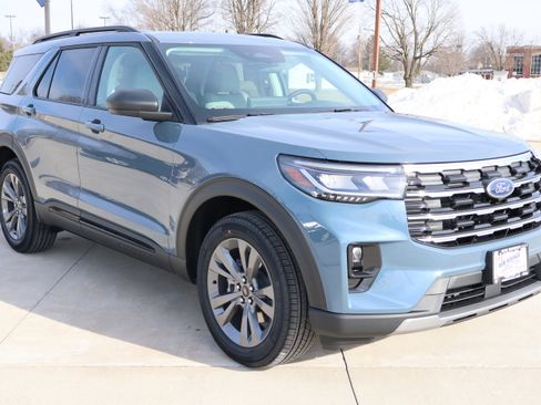 New 2026 Ford Explorer Active w/ Active Comfort Package image 3