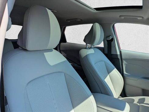 Used 2024 Hyundai Kona Limited FWD image 19