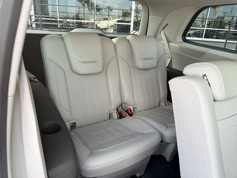 Used 2015 Mercedes-Benz GL 450 4MATIC image 27
