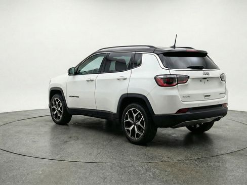 Used 2025 Jeep Compass Limited image 6