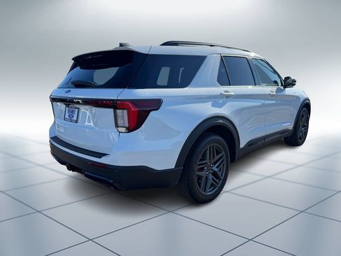 New 2026 Ford Explorer ST-Line w/ ST-Line Street Pack RWD image 4
