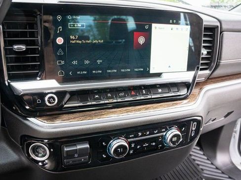 Used 2024 GMC Sierra 1500 Elevation image 22