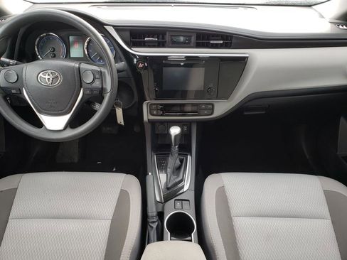 Used 2018 Toyota Corolla LE image 12