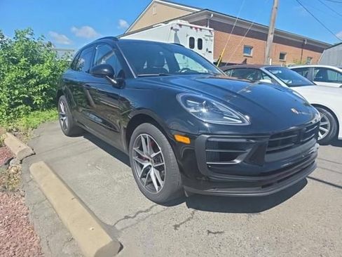 Used 2023 Porsche Macan S AWD/4WD image 2
