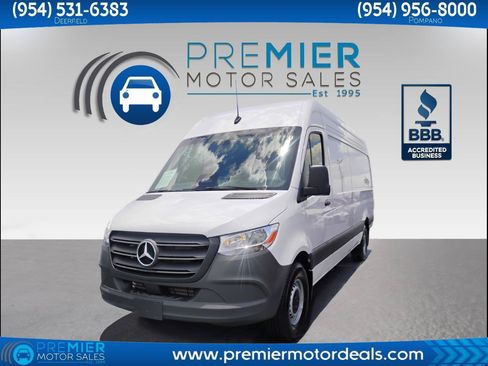 Used 2025 Mercedes-Benz Sprinter 2500 image 1