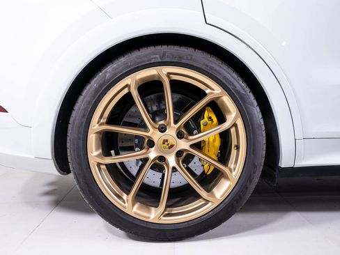 Used 2024 Porsche Cayenne Turbo GT image 11