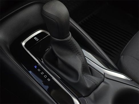 Certified 2025 Toyota Corolla LE image 22