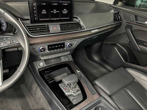 Used 2024 Audi Q5 e Premium w/ Convenience Package AWD/4WD image 31