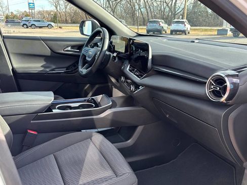 Used 2025 Chevrolet Equinox LT image 12