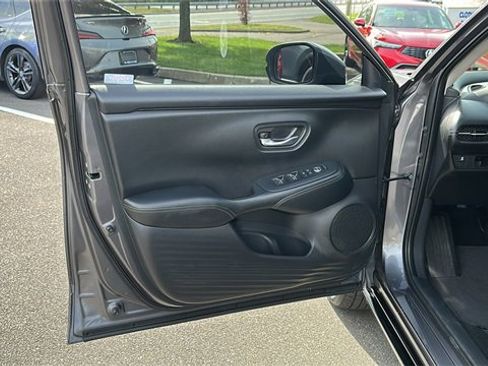 Used 2025 Honda HR-V EX-L image 9