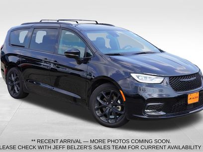 Certified 2025 Chrysler Pacifica Limited