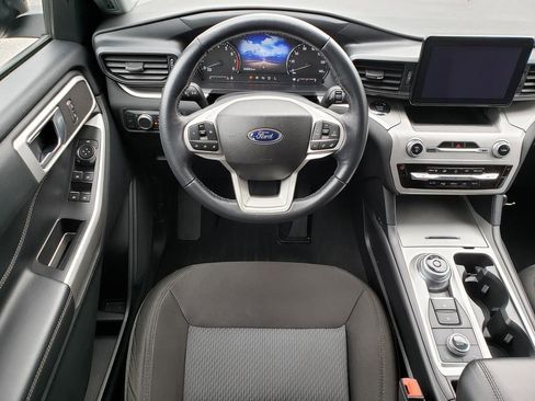 Used 2022 Ford Explorer XLT w/ Class IV Trailer Tow Package image 11