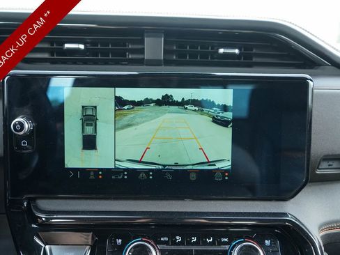 Used 2024 GMC Sierra 1500 AT4 w/ Technology Package AWD/4WD image 11