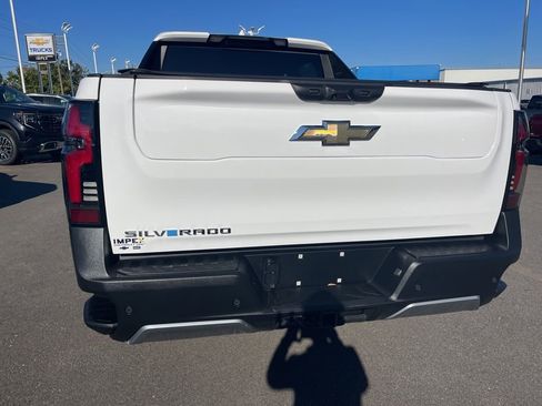 Used 2025 Chevrolet Silverado EV LT image 33
