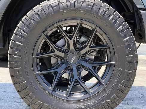 Used 2023 Ford Bronco Badlands w/ Sasquatch Package AWD/4WD image 3