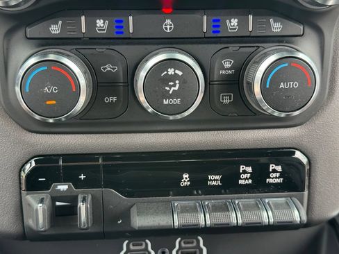 Used 2021 RAM 1500 Laramie w/ Sport Appearance Package AWD/4WD image 30