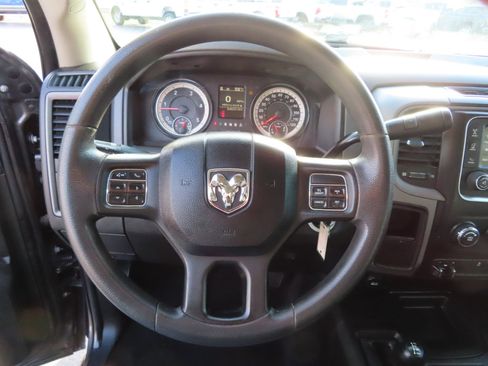 Used 2018 RAM 2500 Tradesman w/ Chrome Appearance Group image 32