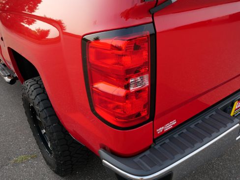 Used 2017 Chevrolet Silverado 1500 LT w/ All Star Edition AWD/4WD image 17
