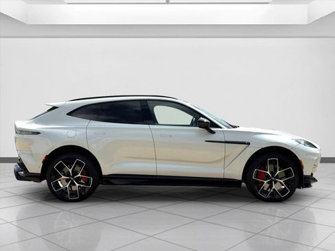 Used 2025 Aston Martin DBX 707 image 8