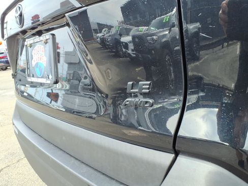 Certified 2022 Toyota RAV4 LE image 7