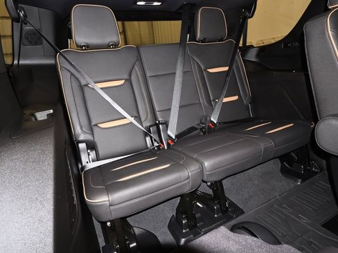 Used 2024 GMC Yukon AT4 w/ Technology Package image 20