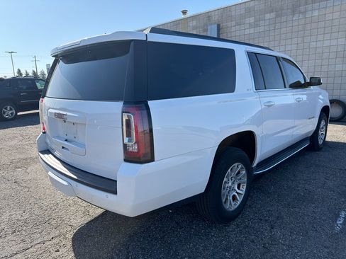Certified 2019 GMC Yukon XL SLT AWD/4WD image 3