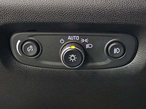 Used 2018 Chevrolet Traverse LT AWD/4WD image 36