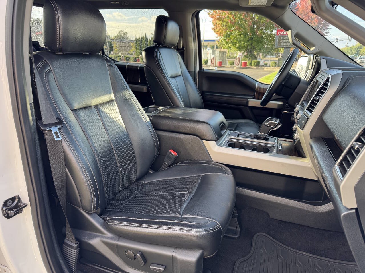 Used 2019 Ford F150 Lariat w/ Equipment Group 502A Luxury AWD/4WD image 11