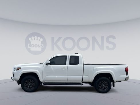 Used 2021 Toyota Tacoma SR5 RWD image 7