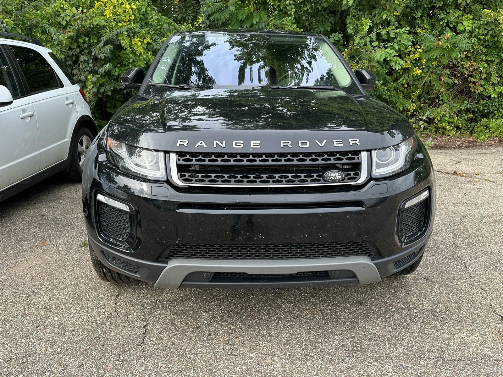 Used 2018 Land Rover Range Rover Evoque SE Premium AWD/4WD image 2