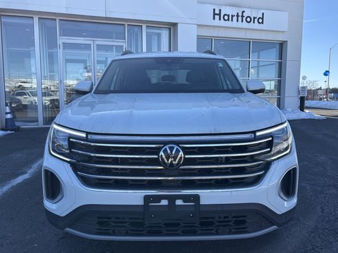 Certified 2025 Volkswagen Atlas SE image 9