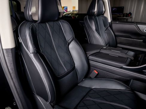 Used 2025 INFINITI QX80 Sensory AWD/4WD image 22