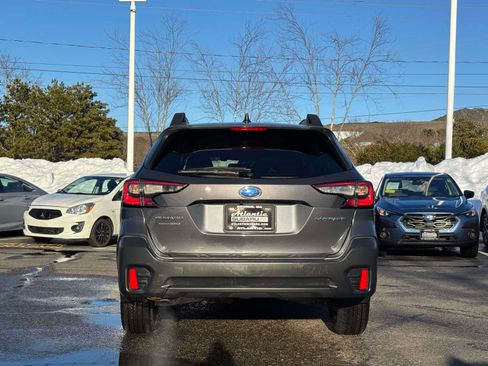 Used 2020 Subaru Outback Premium image 4