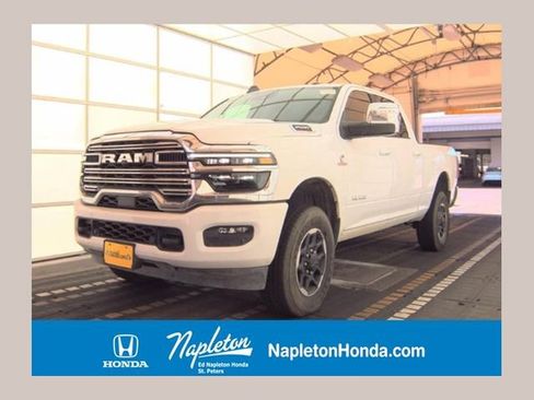 Used 2025 RAM 2500 Laramie AWD/4WD image 1