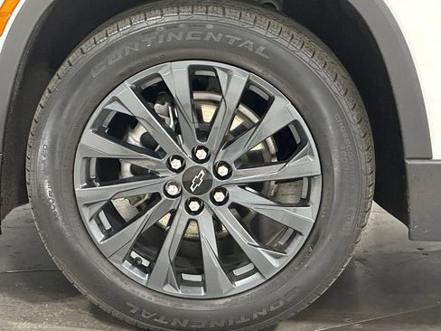 Used 2023 Chevrolet Traverse RS AWD/4WD image 17
