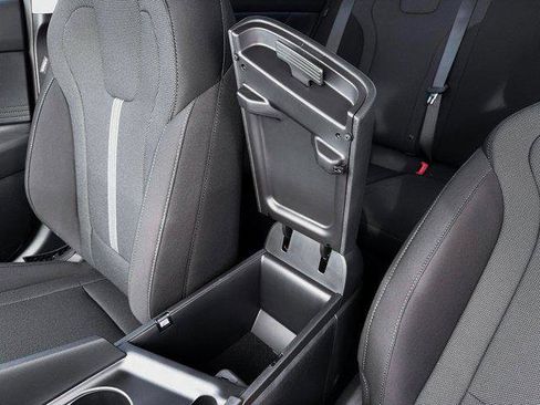 New 2026 Hyundai Elantra SE image 18