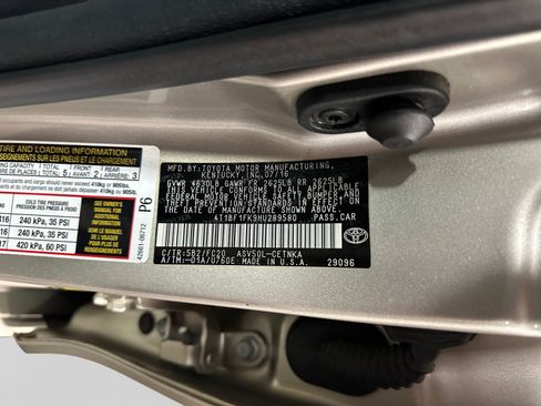 Used 2017 Toyota Camry LE FWD image 11