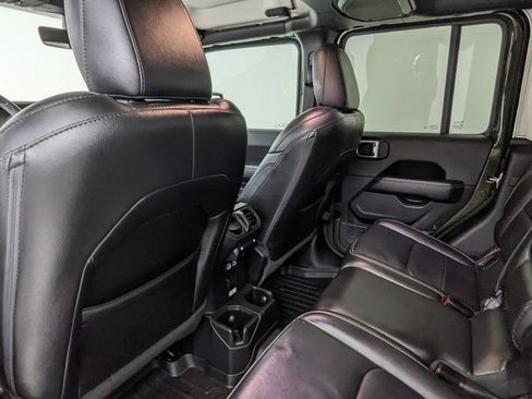 Used 2022 Jeep Gladiator Overland w/ Dual Top Group AWD/4WD image 34