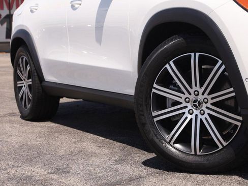 Used 2024 Mercedes-Benz GLE 450 4MATIC image 3