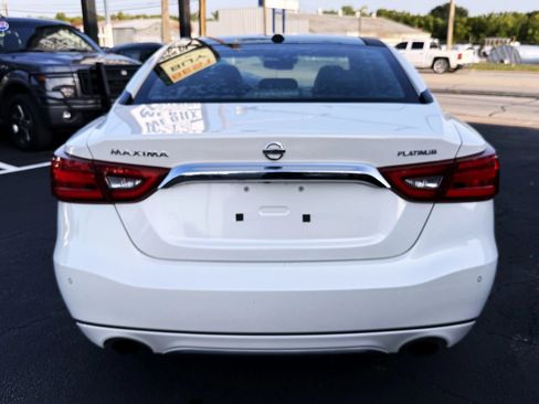 Used 2016 Nissan Maxima Platinum w/ Interior Lighting Package FWD image 6
