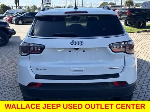 Used 2025 Jeep Compass Latitude AWD/4WD image 7