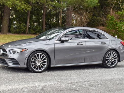 Used 2019 Mercedes-Benz A 220 image 2