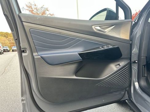 New 2025 Volkswagen ID.4 Pro S Plus image 13