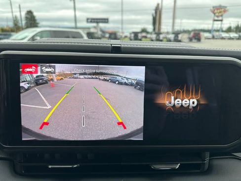 Used 2024 Jeep Wrangler High Altitude image 17