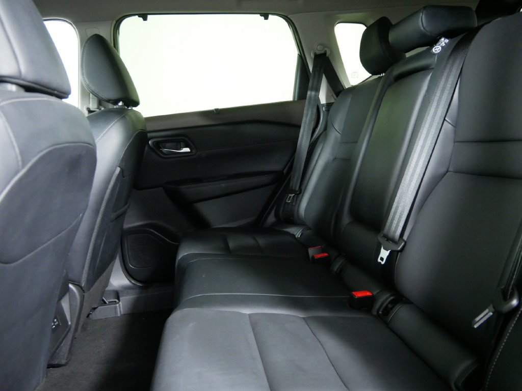 Used 2023 Nissan Rogue SV w/ SV Premium B Package AWD/4WD image 16