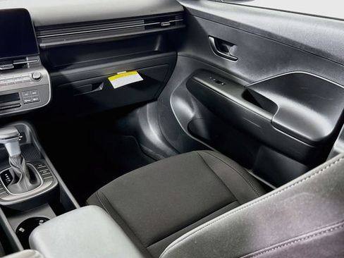 Certified 2025 Hyundai Kona SEL AWD/4WD image 23