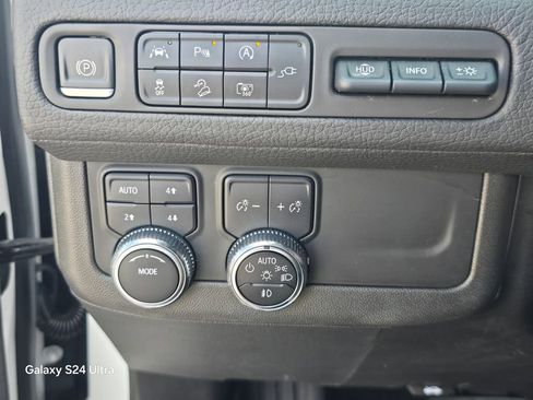 Used 2022 GMC Yukon Denali image 27